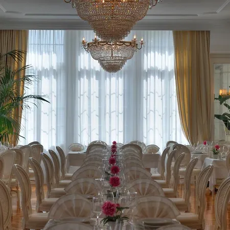 Italia Palace Hotel 4*