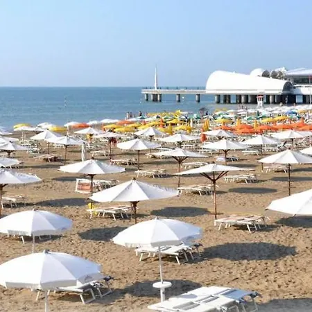 Italia Palace 4*