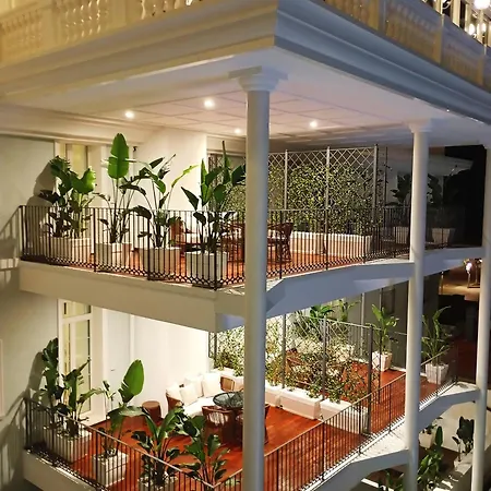 Italia Palace