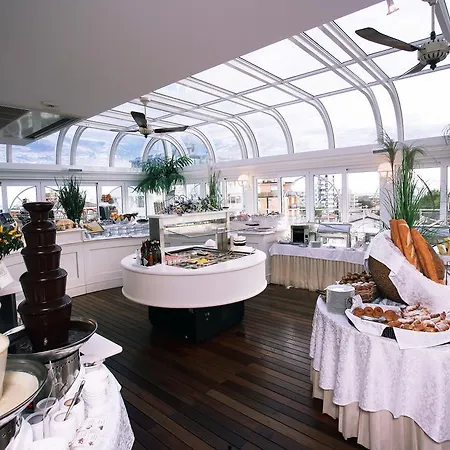 Italia Palace