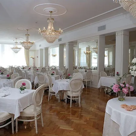 Italia Palace 4*