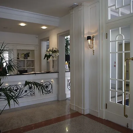 Italia Palace 4*