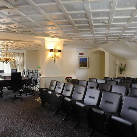 Italia Palace