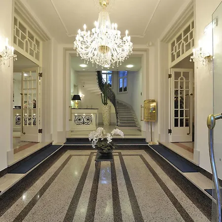 Italia Palace